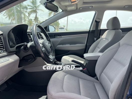 Hyundai Elantra Carros en venta