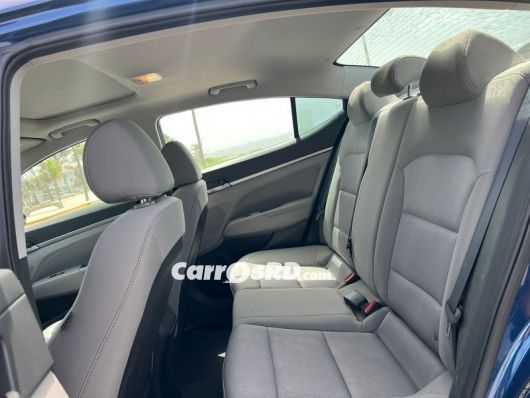 Hyundai Elantra Carros en venta