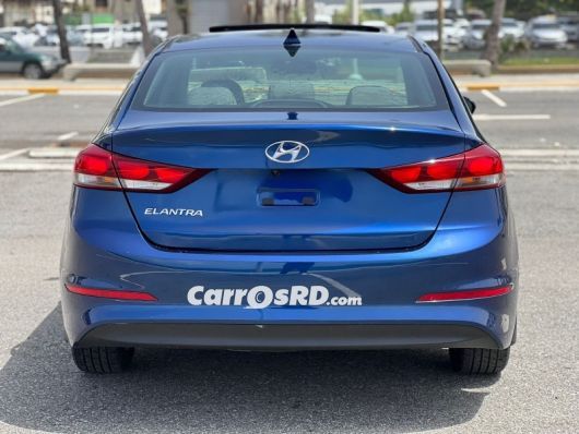 Hyundai Elantra Carros en venta