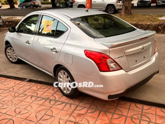 Nissan Versa Carros en venta