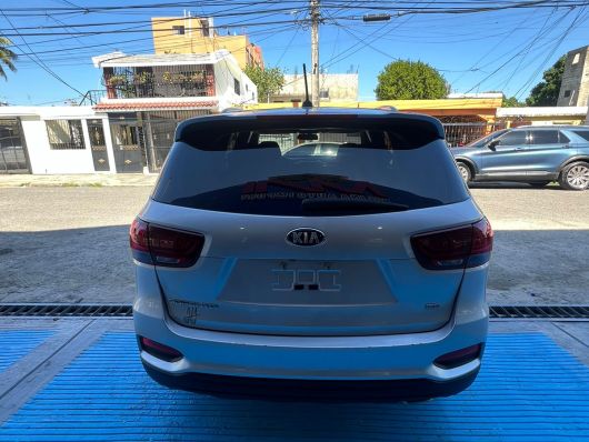 Kia Sorento LX
