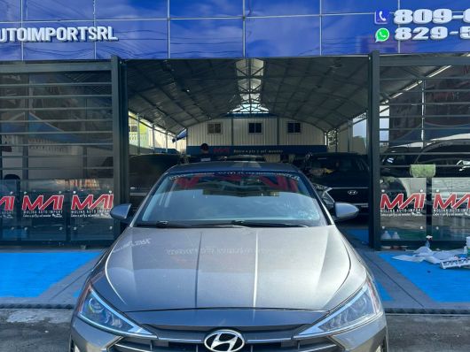 Hyundai Elantra SE