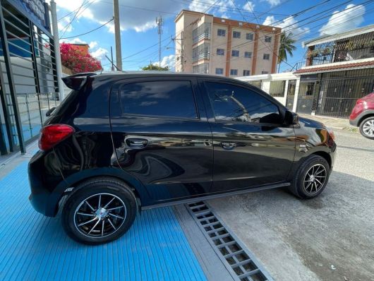 Mitsubishi Mirage Básico