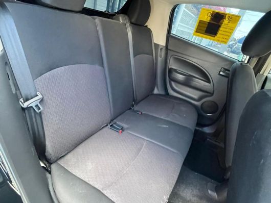 Mitsubishi Mirage Básico