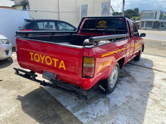 Toyota Hilux Básico