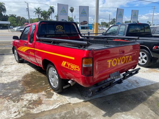 Toyota Hilux Básico