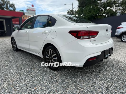 Kia Rio Carros en venta