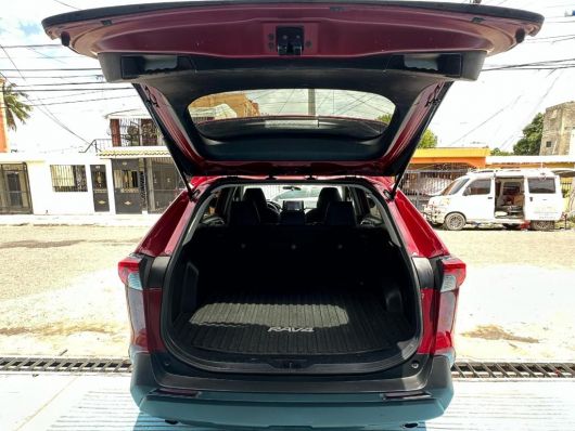 Toyota RAV4 LE
