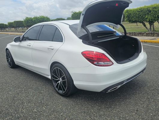 Mercedes-Benz Clase C 300 AMG