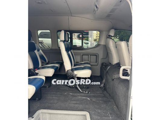 Nissan URVAN Minivan en venta