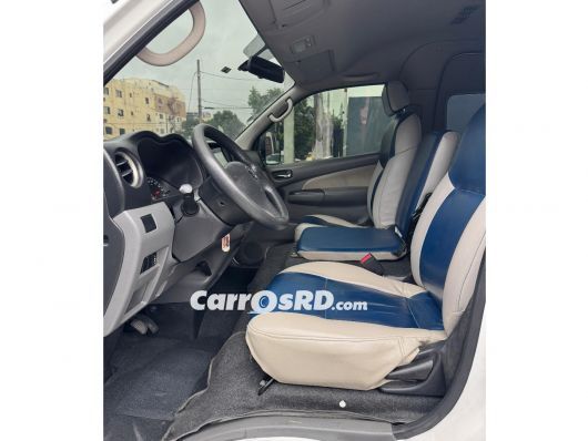 Nissan URVAN Minivan en venta