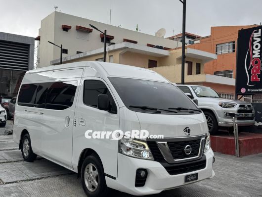 Nissan URVAN Minivan en venta