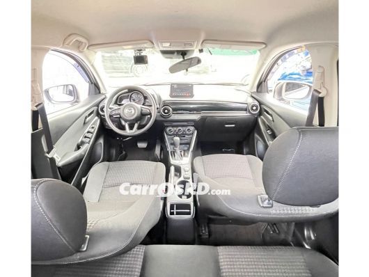 Mazda Demio Carros en venta