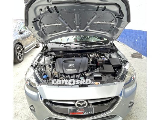 Mazda Demio Carros en venta