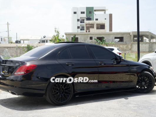 Mercedes-Benz Clase C Carros en venta