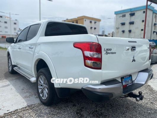 Mitsubishi L200 Camioneta en venta