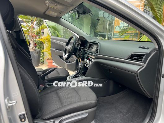 Hyundai Elantra Carros en venta