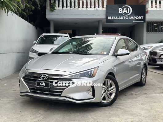 Hyundai Elantra Carros en venta