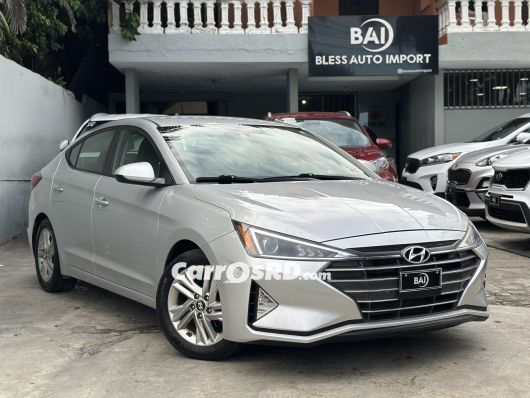 Hyundai Elantra Carros en venta