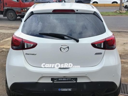 Mazda Demio Carros en venta