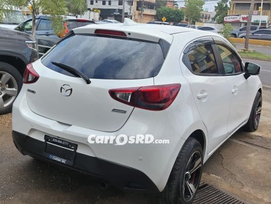 Mazda Demio Carros en venta
