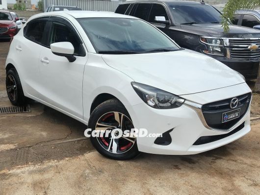Mazda Demio Carros en venta