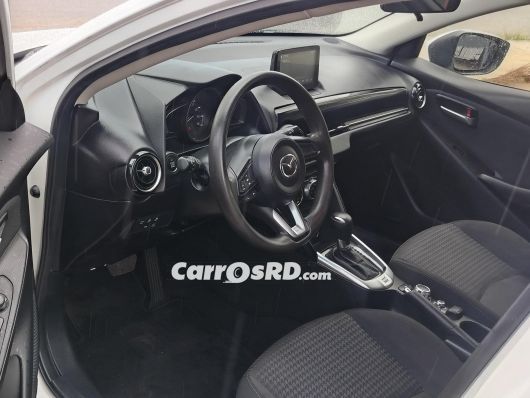 Mazda Demio Carros en venta