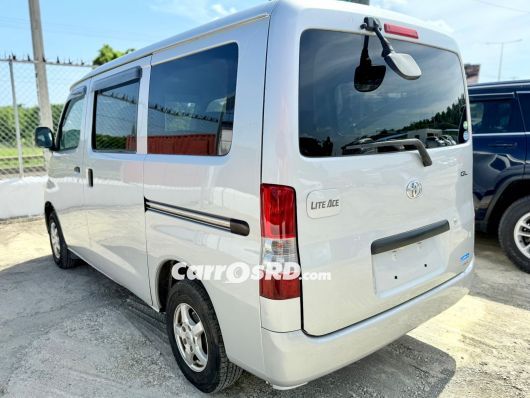 Toyota Lite-Ace Minivan en venta