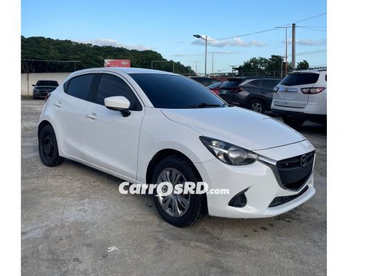 Mazda Demio Carros en venta