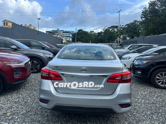 Nissan Sentra Carros en venta
