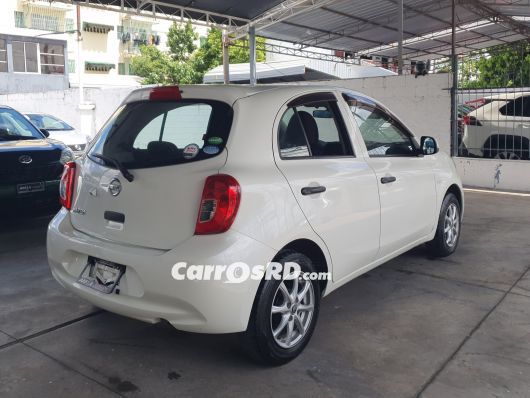 Nissan March Carros en venta