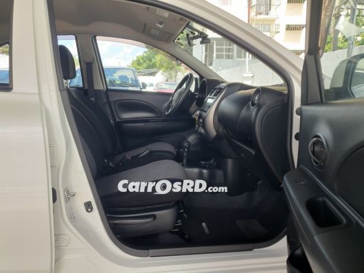 Nissan March Carros en venta