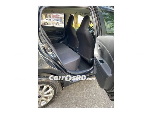 Toyota Vitz Carros en venta