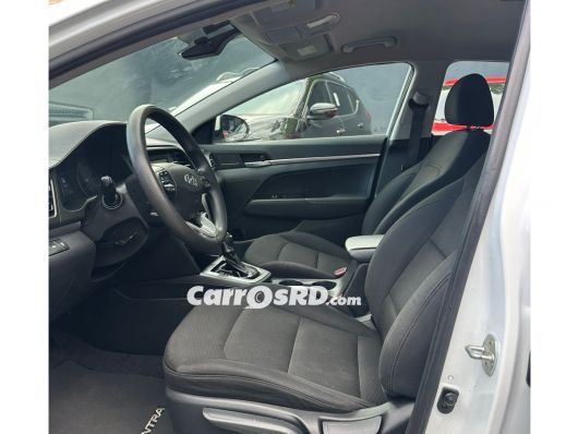 Hyundai Elantra Carros en venta