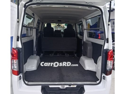 Nissan Caravan Minivan en venta