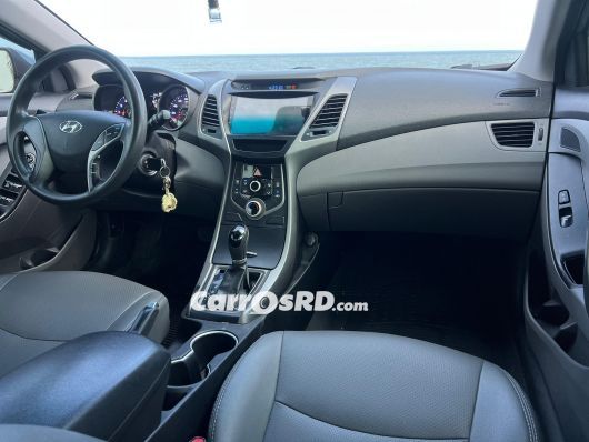 Hyundai Elantra Carros en venta