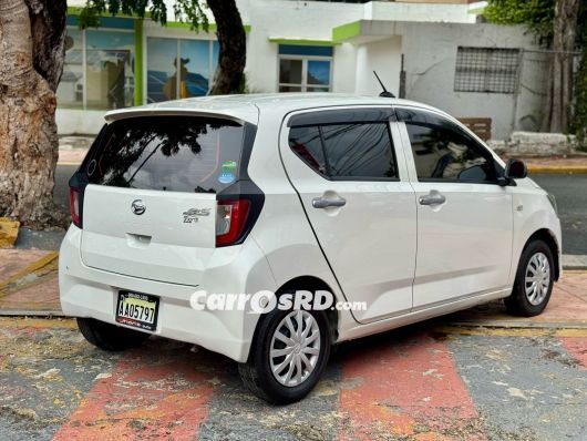 Daihatsu Mira Hatchback en venta