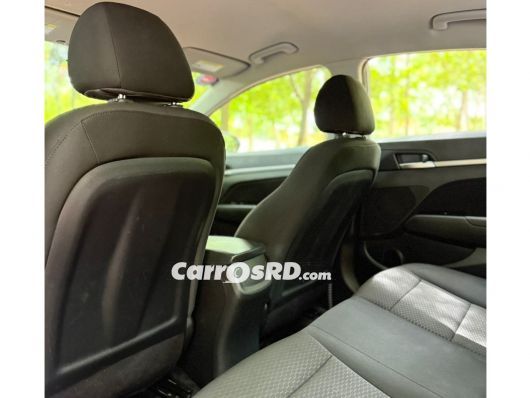 Hyundai Elantra Carros en venta