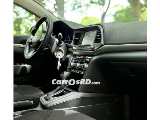 Hyundai Elantra Carros en venta