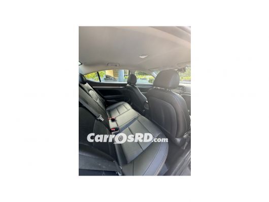 Hyundai Elantra Carros en venta