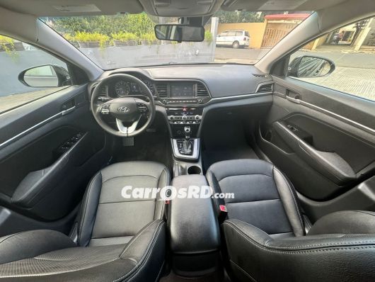 Hyundai Elantra Carros en venta