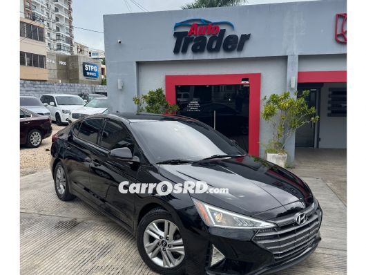 Hyundai Elantra Carros en venta