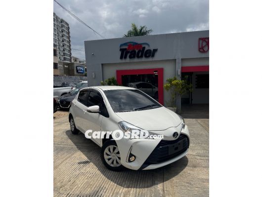 Toyota Vitz Carros en venta