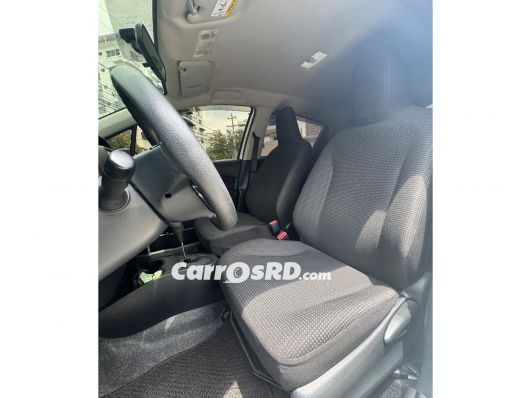 Toyota Vitz Carros en venta