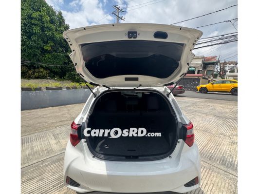 Toyota Vitz Carros en venta