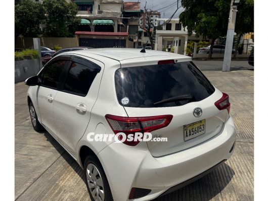 Toyota Vitz Carros en venta