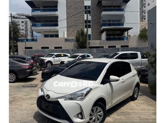 Toyota Vitz Carros en venta
