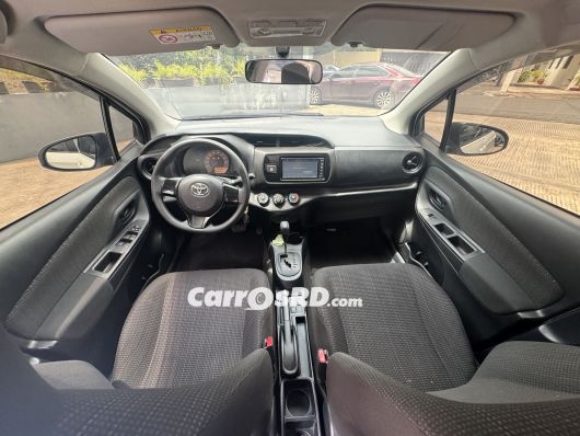 Toyota Vitz Carros en venta