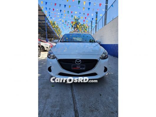 Mazda Demio Carros en venta