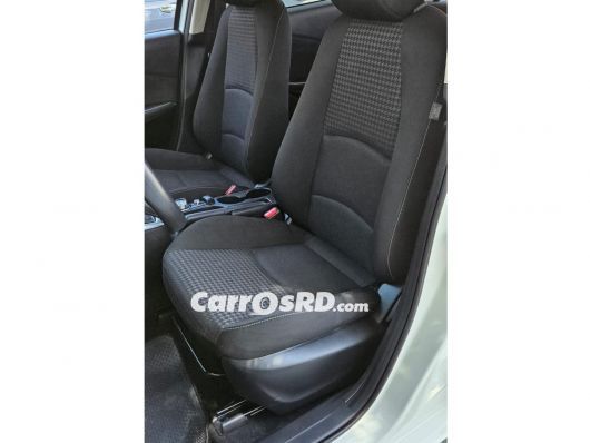 Mazda Demio Carros en venta
